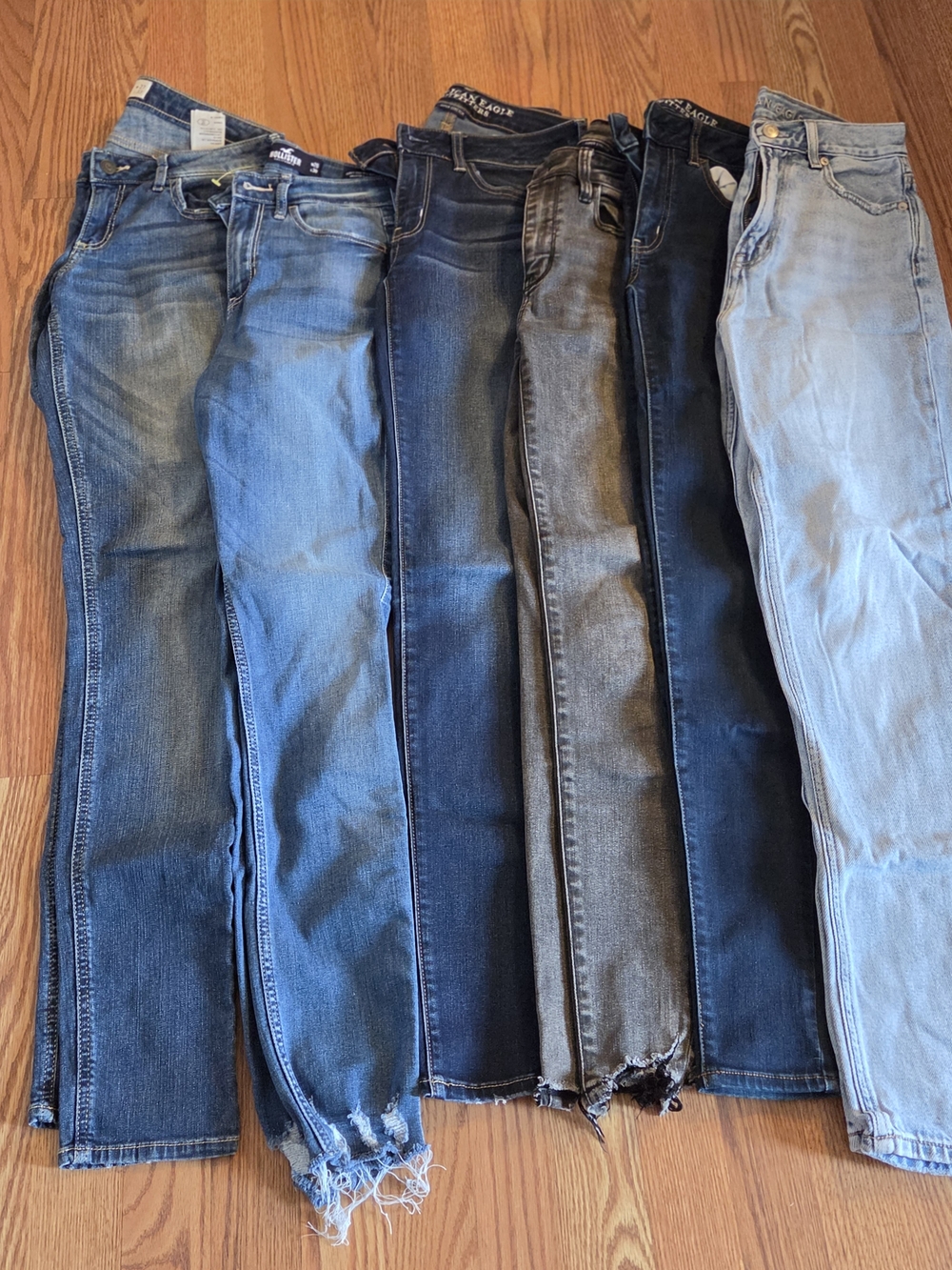 American Eagle/Hollister   Jeans Bundle — Blue, Dark Wash, Gray Denim